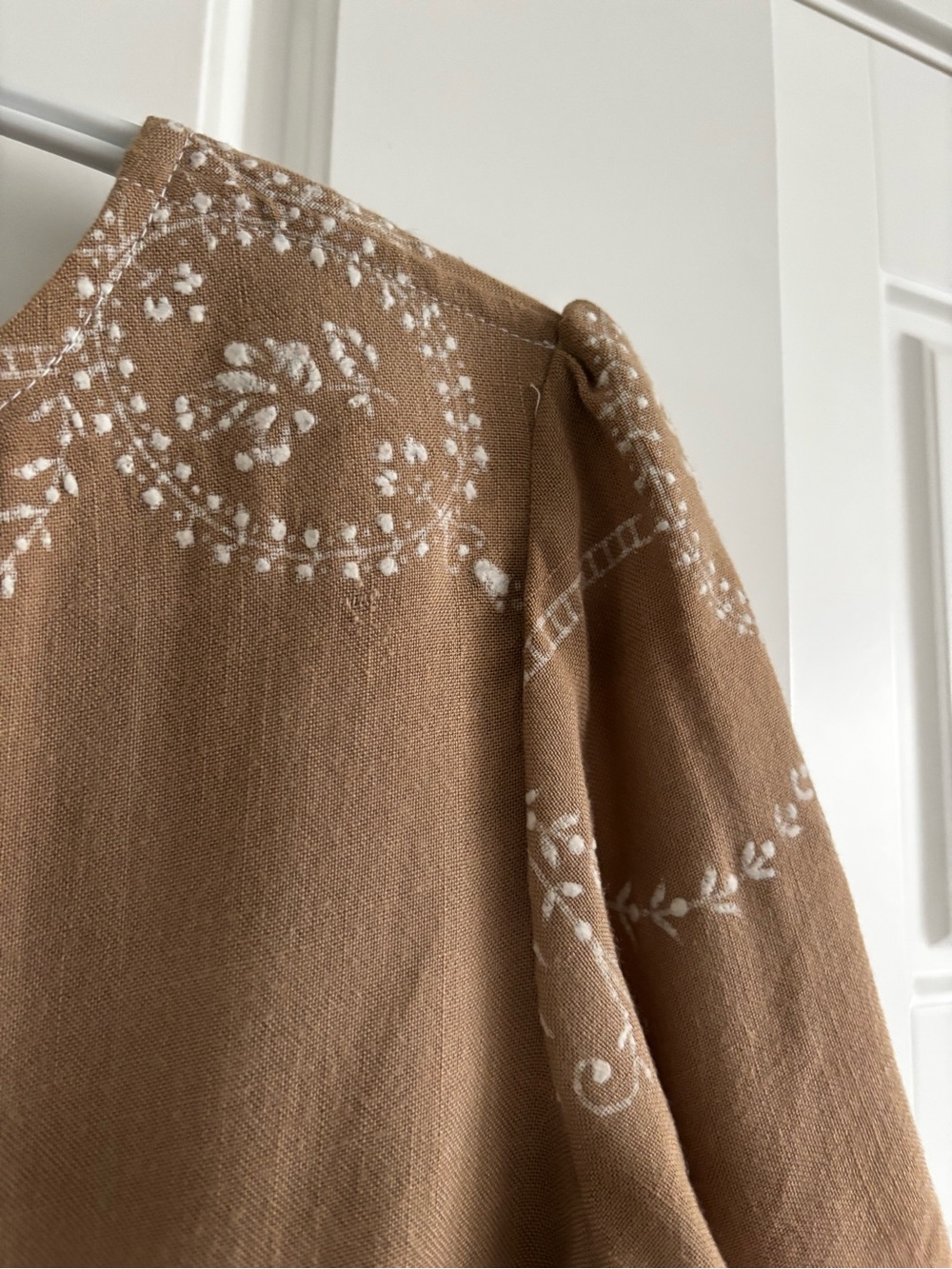Handmade Upcycled Table Linen Top Puff sleeve feminine Neutral Sand Size S - Picture 4 of 5